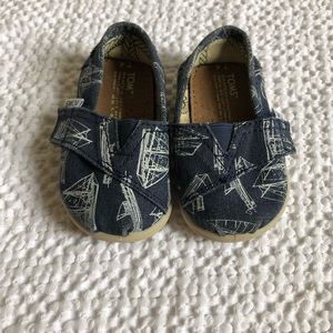 TOMS kids canvas shoes